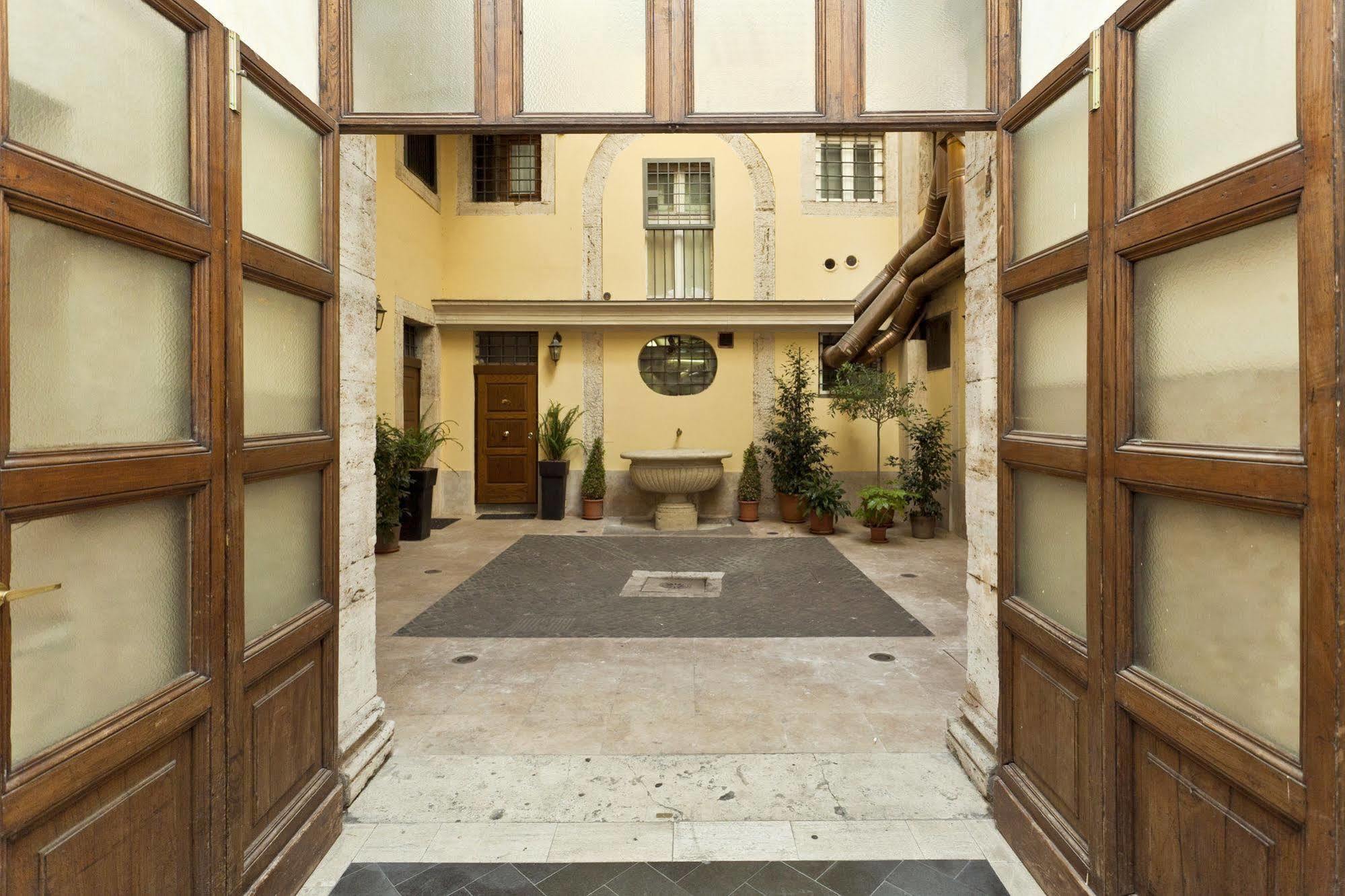 Navona Suites Рим Экстерьер фото