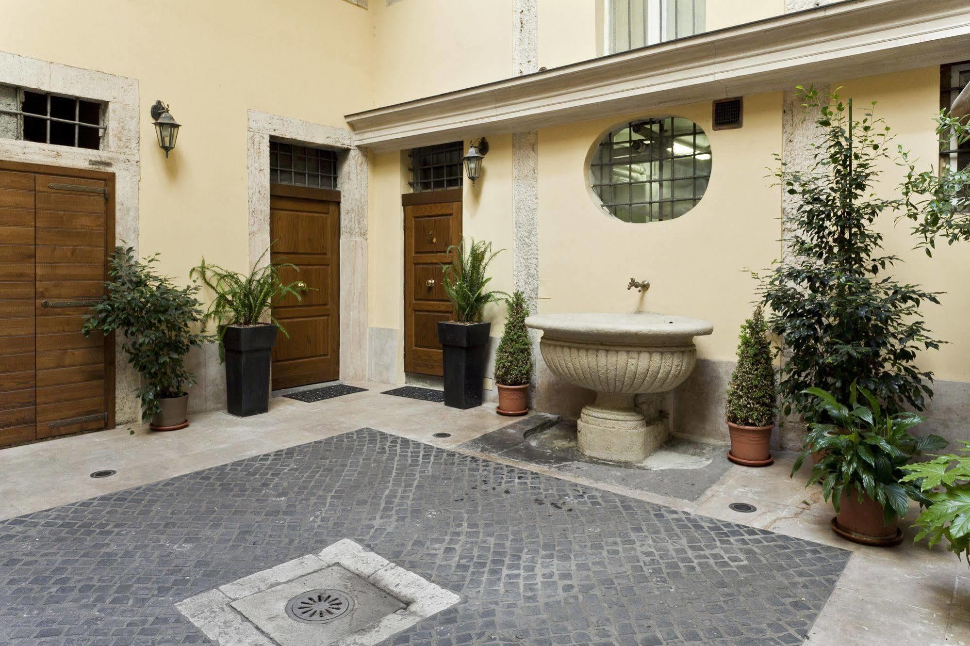 Navona Suites Рим Экстерьер фото